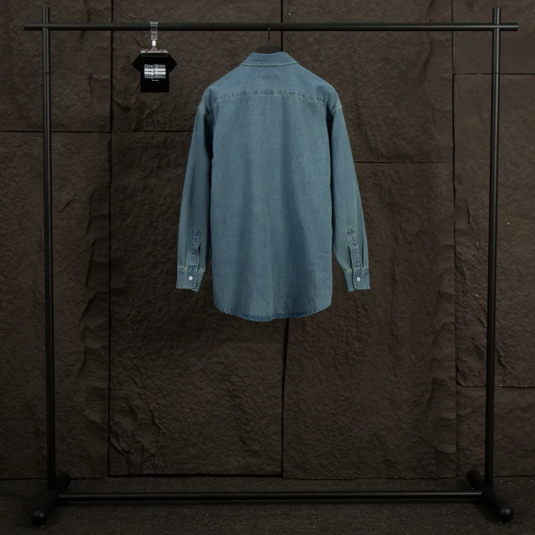 P250 Actual Photos [Popular New Style] Model Number: 25105# Color: Denim Blue Size: S to A versatile shirt that can be worn in all seasons. It is oversized and has a translucent fade. It can be worn alone or layered as a jacket. It can also be worn as an inner layer of a sweater. It has a lightly distressed wash fade and is naturally white. The upper body is retro and casual. Save the mismatch.